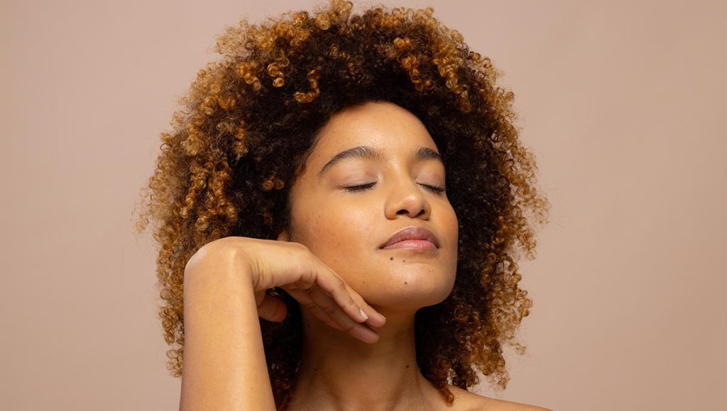Learn the benefits of using glycolic acid for how to lighten armpits, including effective tips and product recommendations.